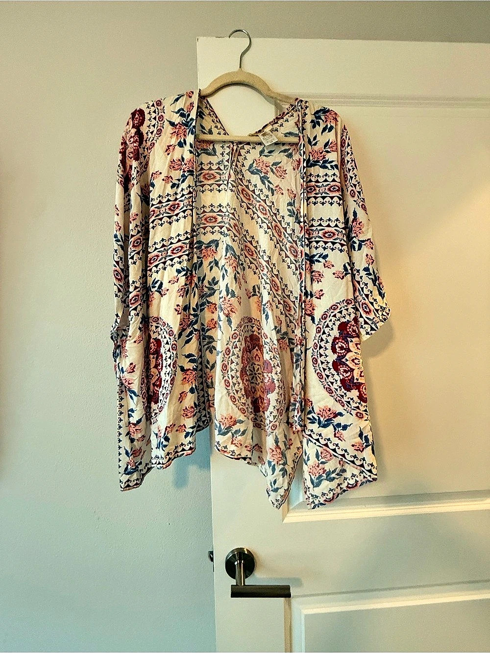 entro Floral Print Tunic in Cream & Blue Like New